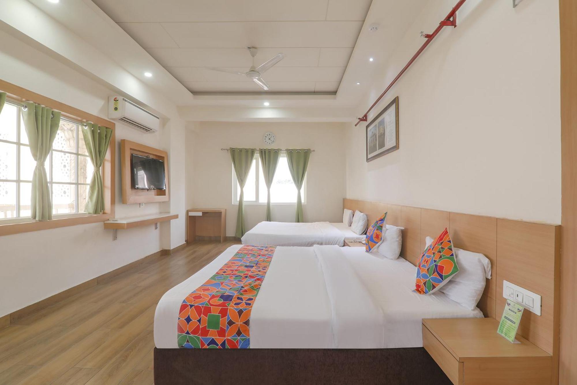 Fabhotel Raghubar Kripa Lucknow Exterior photo